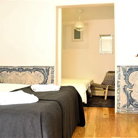 C3 Charm & Confort In Bairro Alto! 18th Century Building, Very Lizbona