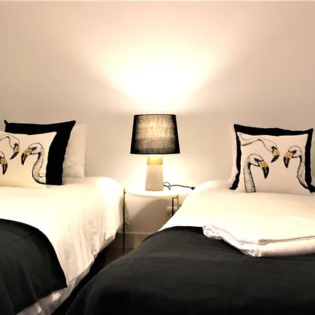 C3 Charm & Confort In Bairro Alto! 18th Century Building, Very Apartment