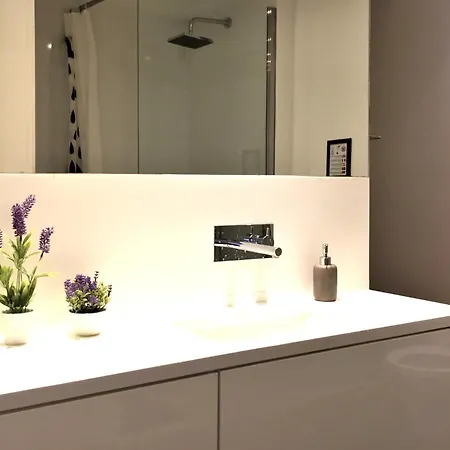 Apartament C3 Charm & Confort In Bairro Alto! 18th Century Building, Very Lizbona