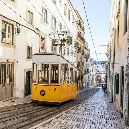 Apartment C3 Charm & Confort In Bairro Alto! 18th Century Building, Very Lissabon